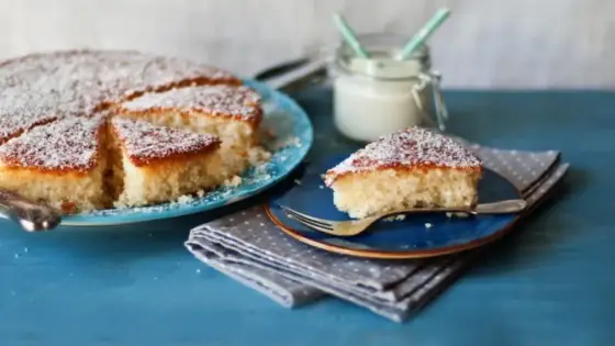Torta con farina di cocco: la ricetta soffice che non ti aspetti