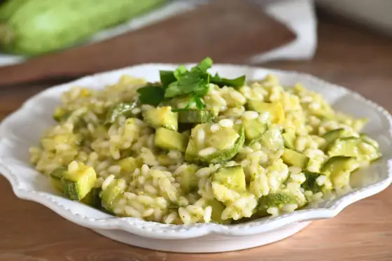 Riso con zucchine in padella - La ricetta cremosa e perfetta